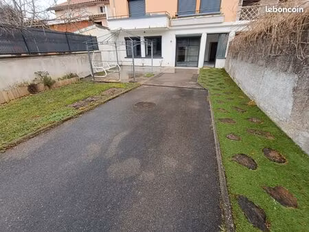 caluire  t4 avec parking et jardin