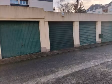 recherche locataire de garage pour le bail en cours