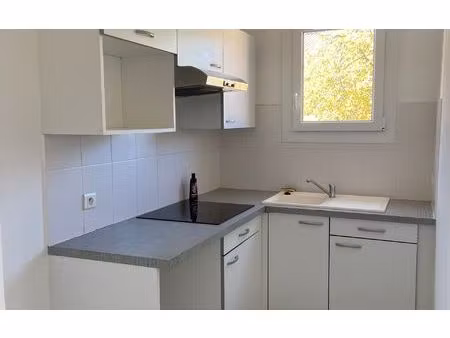 location appartement  m² t-2 à manosque  600 €