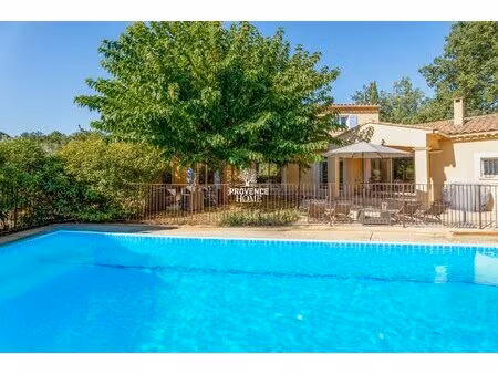 a vendre propriété de charme avec piscine au cur de roussillon luberon provence