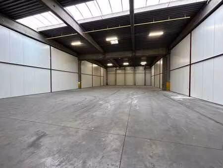 entrepôt de +/- 740 m² - city nord