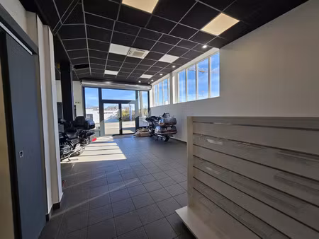 location commerce 184 m² à onet-le-château (12850)