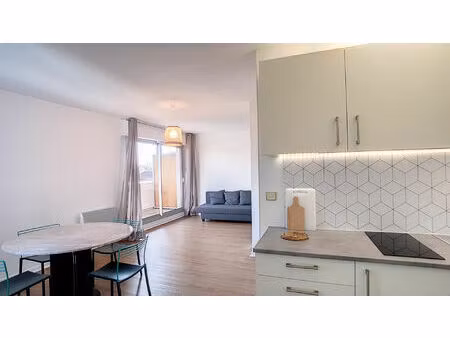 a louer pau centre  appartement t1 de 34 22 m² avec balcon