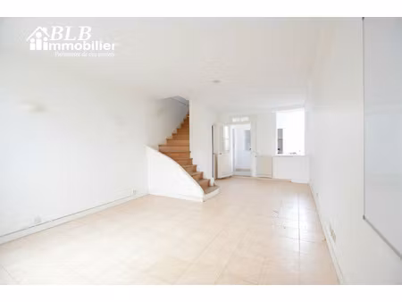 a louer local commercial / bureaux centre-ville des essart