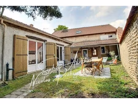 maison en pierres de 6 pièces  4 chambres avec jardin et terrasse