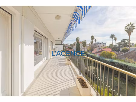 hyeres quartier godillot superbe t3 de 70 m2 avec terrasse d