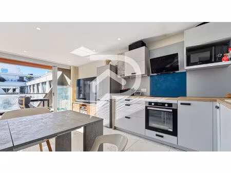 la grande motte - centre ville - magnifique t2 + terrasse