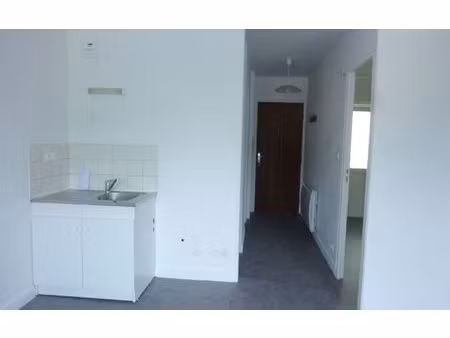 location appartement  m² t-1 à laon  390 €