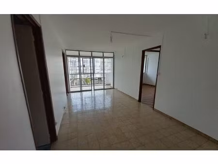 location appartement  58.75 m² t-4 à les abymes  750 €