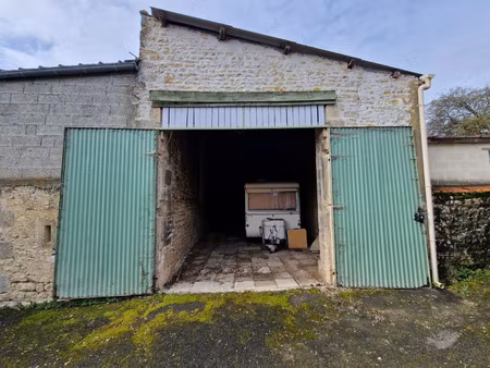 local professionnel à vendre tonnay boutonne 1 pièce(s) 55m2 34 000€