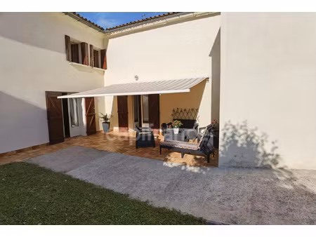 propriété à vendre saint laurent d'arce 9 pièce(s) 208m2 299 000€
