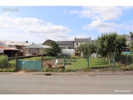 terrain constructible de 508 m² à louargat (22540)