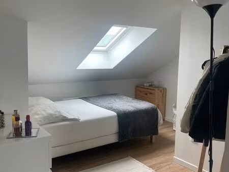 à louer – t1 bis meublé 25 m² au sol – proche citadelle