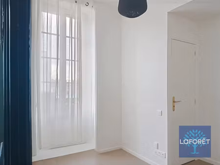 location bureaux et commerces à la roche-sur-yon (85000) : à louer / 10m² la roche-sur-yon