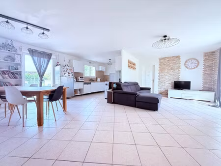 maison plain-pied 130 m² – 4 chambres – piscine – terrain 3 200 m² – assainissement confor