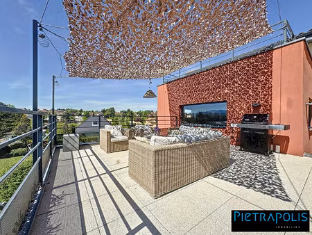 exceptionnelle  maison de 439m2 au sol proche centre ville de vo