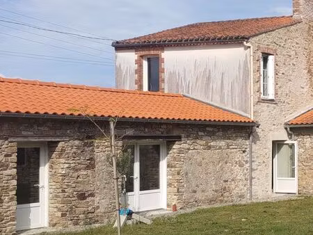 maison de charme rénovée - vertou - bail meublé  90 m² - cadre bucolique