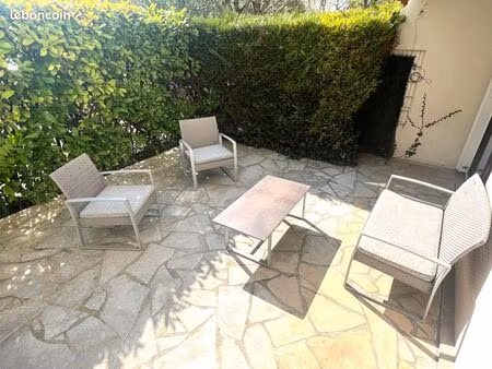 rare : t4 meublé avec 2 jardins + terrasse – 3 ch – parking – proche rer a