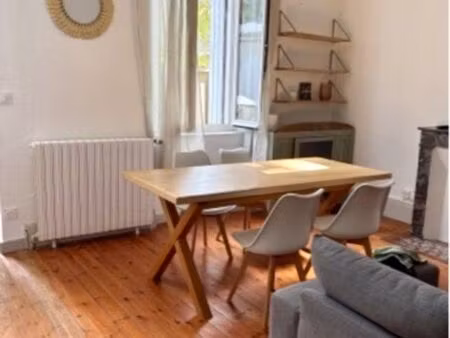 maison centre ville avec jardinet  garage  parkings