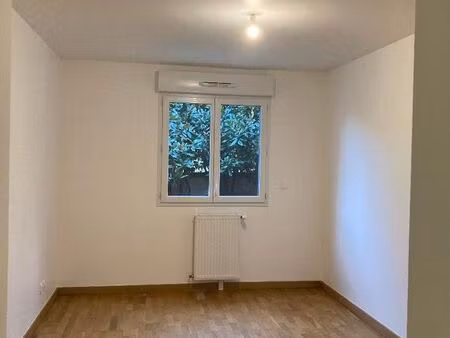 t3 de 65 m2+ parking + jardin 100m2