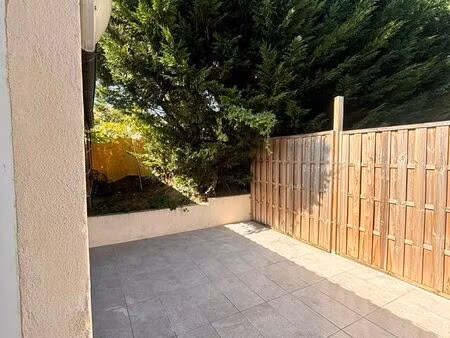 petite maison studio de 2 pieces avec terrasse et jardin