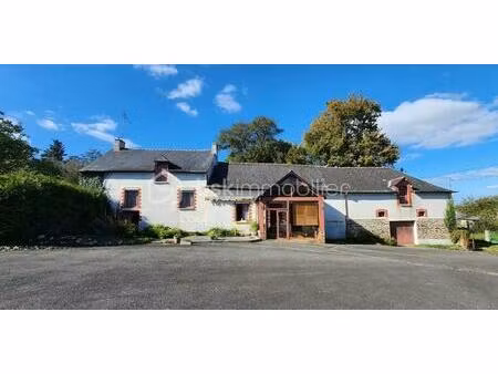 corps de ferme de 140 m² à bourgbarre