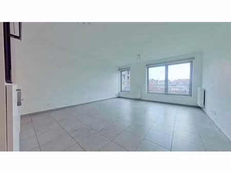 studio en excellent état – situation idéale à ath