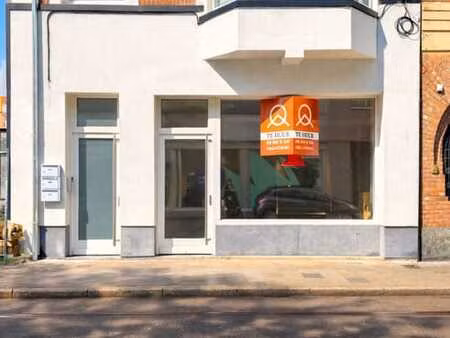 commerciële ruimte of kantoorruimte op invalsweg centrum ...