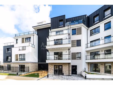 superbe 4 pieces en parfait etat