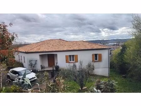 cette maison aux volume lumineux et harmonieux 