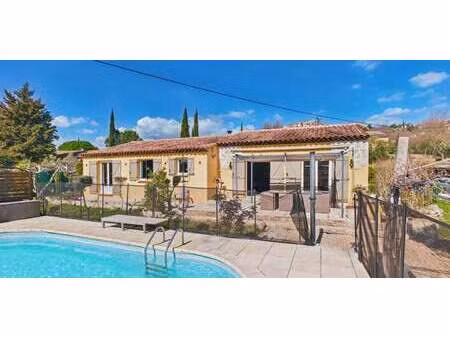 maison avec piscine et terrasse callian (83)