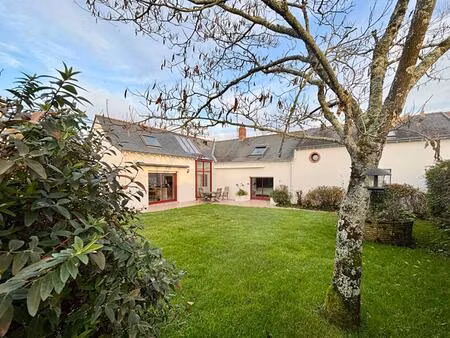 30 mn nantes  10 mn ancenis a couffe charme et authenticite pour cette belle longere