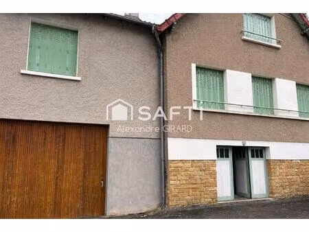 maison d’environ 107m2 avec 4 chambre sur une parcelle de 715m2