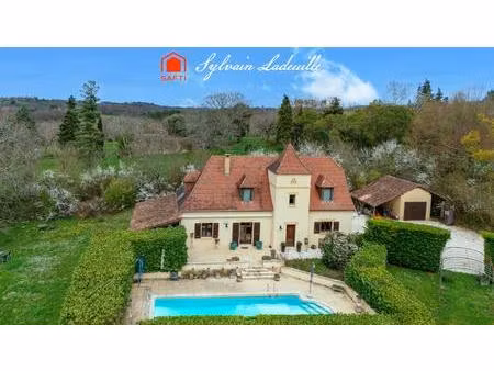belle maison périgourdine de 140 m² habitables sur 3300 m² de parc arboré
