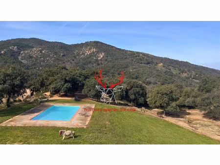 propriété de 2 hectares près du golfe de saint-tropez