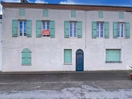 maison de ville avec jardin  beaux volumes et potentiel d’aménagement