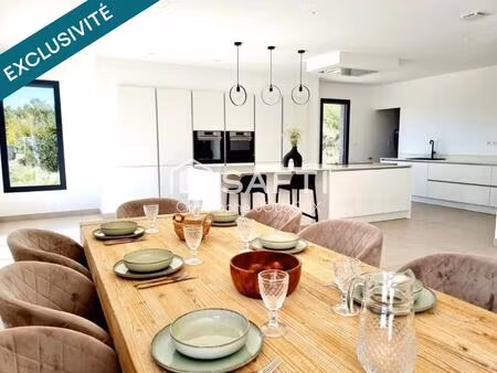 maison familiale avec piscine et grand terrain