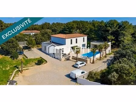 spacieuse villa familiale avec piscine sans vis-à-vis à nîmes