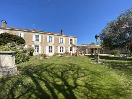 vente maison à anais (16560) : à vendre / 285m² anais