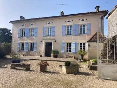 vente maison piscine à montignac-charente (16330) : à vendre piscine / 240m² montignac-cha