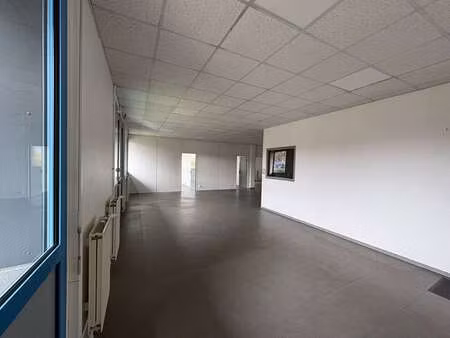 location bureaux et commerces à angers (49000) : à louer / 160m² angers