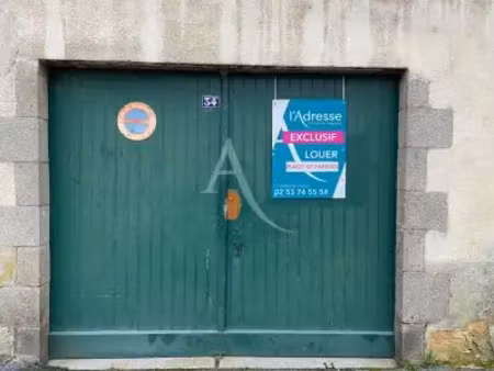 location garage box et parking à laval (53000) : à louer / 12m² laval