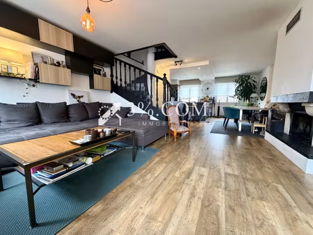3%com - en exclusivité- à reichstett  maison mitoyenne d’environ 96m²  2 chambres  1 jardi
