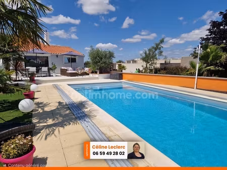 villa d'exception à vendre saint michel en l'herm (85)