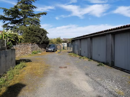 garage en centre ville de montaigu