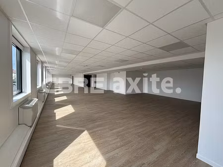 location bureau annecy 208 m²