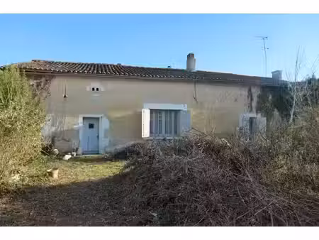 vente maison 6 pièces 140 m² à gensac-la-pallue (16130)  77 000 €