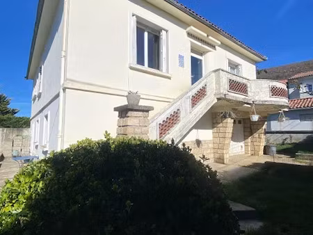 vente maison 5 pièces 176 m² à lavelanet (09300)  105 000 €