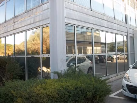 location local professionnel 140m² nimes 30900