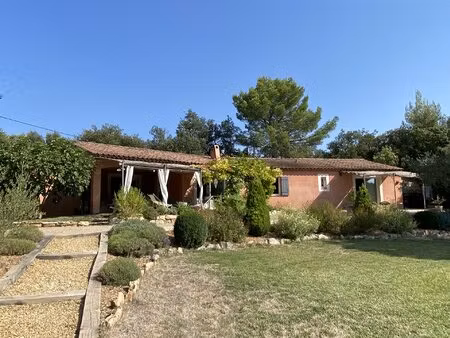 magnifique propriété en parfait état  au calme à 15 mn de cotignac